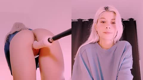 Snapshot of luckysapphire777 chatting on December 15, 1:43 pm luckysapphire777 online show from December 15, 1:43 pm