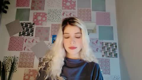 Snapshot of luckysapphire777 chatting on November 8, 7:08 am luckysapphire777 online show from November 8, 7:08 am