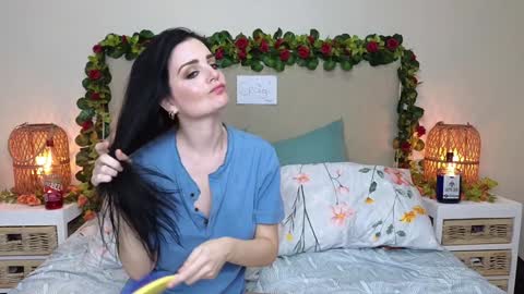 Lucy online show from January 15, 9:09 pm