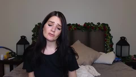 Snapshot of lucy1990xxx chatting on November 19, 9:26 pm Lucy online show from November 19, 9:26 pm