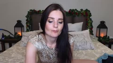 Snapshot of lucy1990xxx chatting on November 29, 10:13 pm Lucy online show from November 29, 10:13 pm