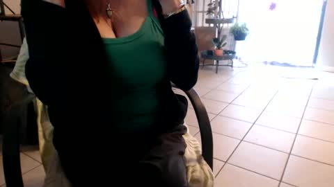 lucy_0000 online show from June 8, 9:59 pm