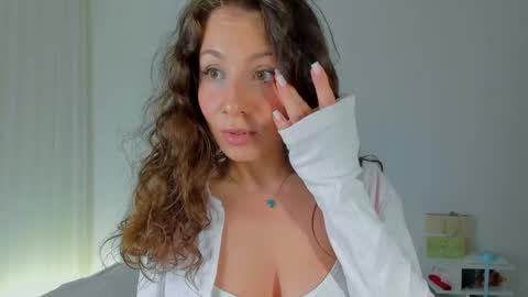 lucy__ray online show from June 6, 11:09 pm