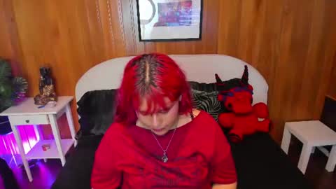 Snapshot of lucy_art chatting on July 2, 7:09 pm lucy_art online show from July 2, 7:09 pm