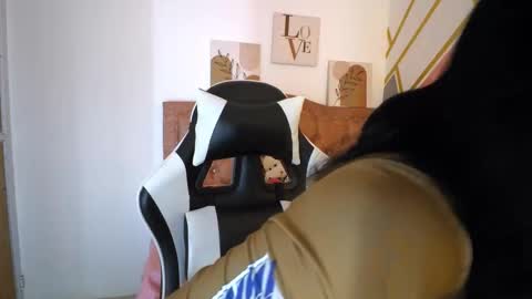 Lucy online show from March 8, 3:21 am