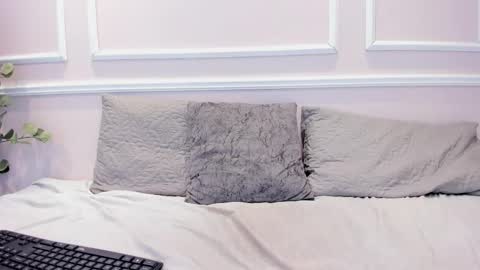 lucy_canel online show from November 18, 12:05 am