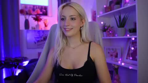 Cutie Lucy online show from July 28, 6:07 pm
