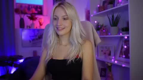 Cutie Lucy online show from July 31, 6:18 pm