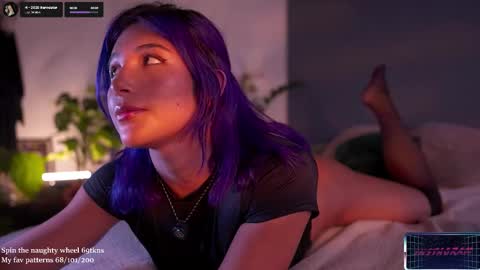 Snapshot of lucyallenx chatting on October 18, 3:24 pm Lucy Alien online show from October 18, 3:24 pm