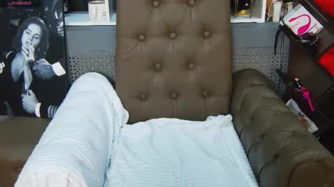 Snapshot of lucybelli chatting on September 24, 1:53 am LucyBelli online show from September 24, 1:53 am