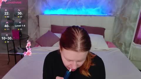 Snapshot of lucyhornydoll chatting on September 13, 10:37 am Lucy online show from September 13, 10:37 am