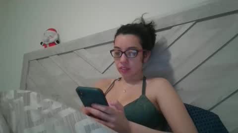 Snapshot of lucylitt25 chatting on February 11, 3:39 pm lucylitt25 online show from February 11, 3:39 pm