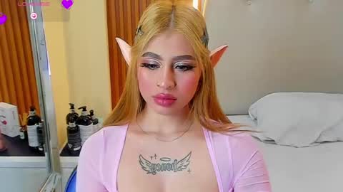 L U C Y  online show from October 31, 1:23 pm