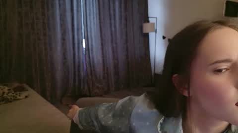 Snapshot of lucyrose33 chatting on February 22, 1:42 pm Lucy Rose online show from February 22, 1:42 pm