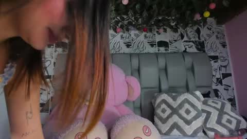 Snapshot of lucyrosse_ chatting on May 15, 11:17 am Lucy online show from May 15, 11:17 am