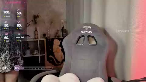 Snapshot of lucysbrain chatting on November 6, 7:48 pm Lucy online show from November 6, 7:48 pm