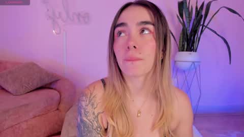 Lucy online show from November 1, 4:36 am