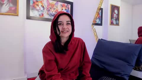 Snapshot of lucywalkeer chatting on June 28, 3:45 am LucyWalkeer online show from June 28, 3:45 am