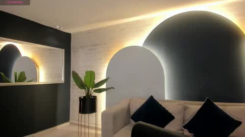 Snapshot of lucyweiss_ chatting on October 12, 6:40 pm Lucy online show from October 12, 6:40 pm