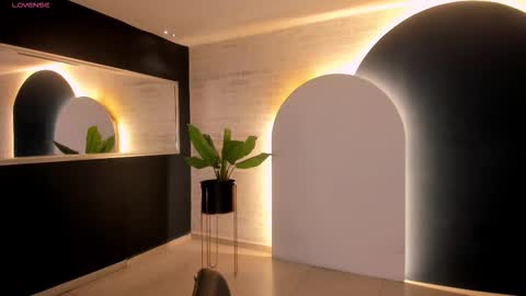 Snapshot of lucyweiss_ chatting on October 17, 8:22 pm Lucy online show from October 17, 8:22 pm