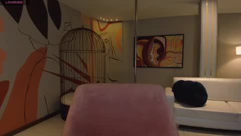 Snapshot of lucyweiss_ chatting on November 3, 7:26 pm Lucy online show from November 3, 7:26 pm