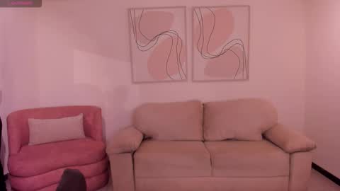 Snapshot of lucyweiss_ chatting on November 20, 8:08 pm Lucy online show from November 20, 8:08 pm