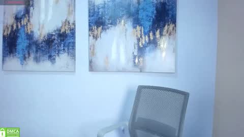 Lucy Liiu online show from October 26, 2:01 pm