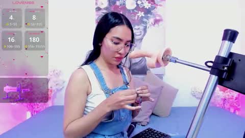 Lucy Liiu online show from November 11, 1:55 pm