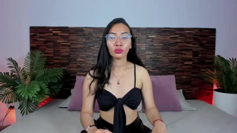 Lucy Liiu online show from March 30, 8:32 pm