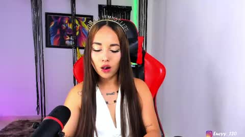 Snapshot of lucyy_rose chatting on April 29, 6:14 pm o online show from April 29, 6:14 pm