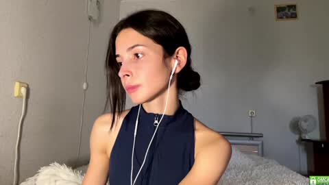 Snapshot of ludivinablice chatting on July 22, 1:36 pm Mika online show from July 22, 1:36 pm