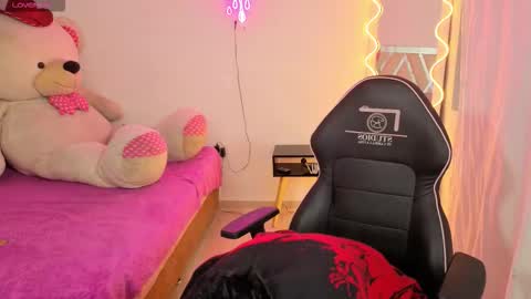 ludo_kitty_tay online show from October 7, 3:47 am