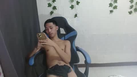 Snapshot of lui_the_fucker chatting on October 23, 11:14 pm lui_the_fucker online show from October 23, 11:14 pm
