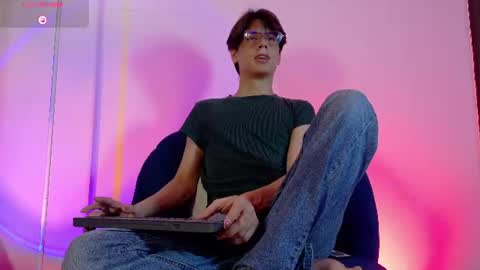 Lui online show from June 16, 3:09 am