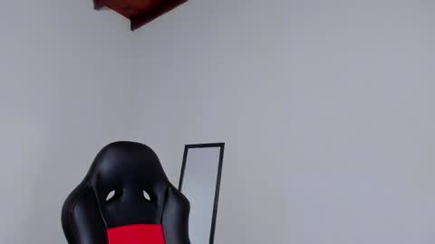 Luigi Vitale online show from April 6, 1:03 am