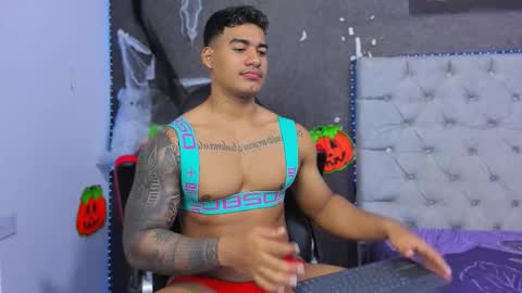 Luigi Independent model online show from November 1, 3:58 pm