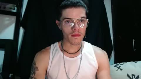 Snapshot of luis_as chatting on October 24, 12:08 am Luis AS online show from October 24, 12:08 am