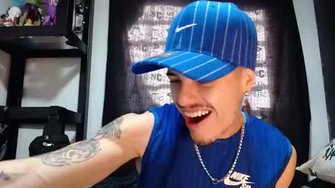 Snapshot of luis_as chatting on November 12, 1:55 pm Luis AS online show from November 12, 1:55 pm