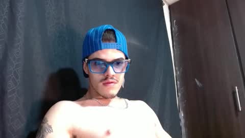 Snapshot of luis_as chatting on November 17, 10:15 pm Luis AS online show from November 17, 10:15 pm