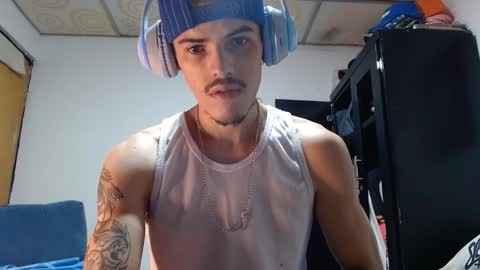 Snapshot of luis_as chatting on November 22, 10:25 am Luis AS online show from November 22, 10:25 am