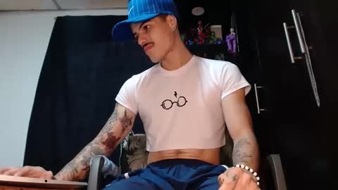 Snapshot of luis_as chatting on December 16, 1:16 pm Luis AS online show from December 16, 1:16 pm