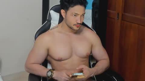 luis_baptista online show from December 16, 3:00 am