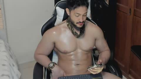luis_baptista online show from May 26, 12:50 am
