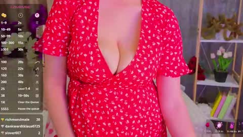 Snapshot of luisa_rosee chatting on May 11, 7:22 pm Luisa Rosee online show from May 11, 7:22 pm
