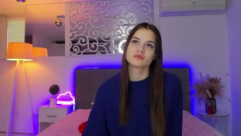 Snapshot of luisaclover chatting on February 12, 1:39 pm LuisaClover online show from February 12, 1:39 pm