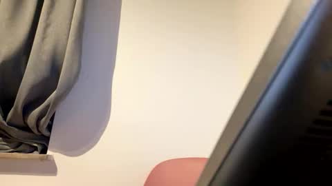 Snapshot of luisamonsterdick chatting on October 29, 9:38 pm Luisa Monsters online show from October 29, 9:38 pm