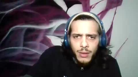 Snapshot of luisitodescomunica chatting on February 15, 11:56 pm Luisito Descomunica online show from February 15, 11:56 pm