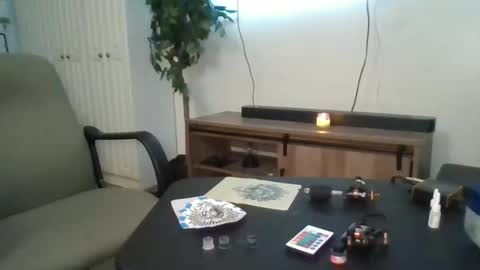 luisjg24hrs online show from April 12, 9:25 am