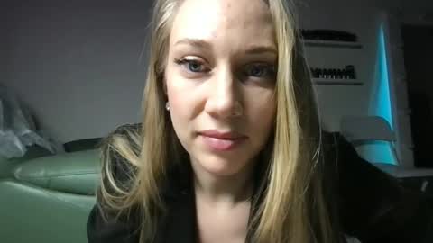 luiva13 online show from January 24, 7:07 pm