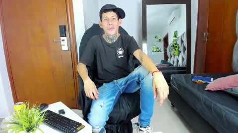 lujuriau_u online show from October 7, 5:04 am